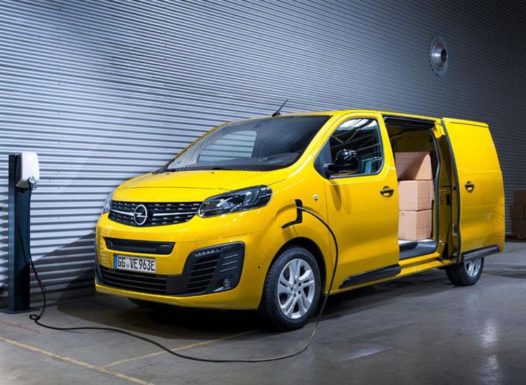 Doté au choix de deux tailles de batteries, l’Opel Vivaro-e devrait être commercialisé en France en juin prochain