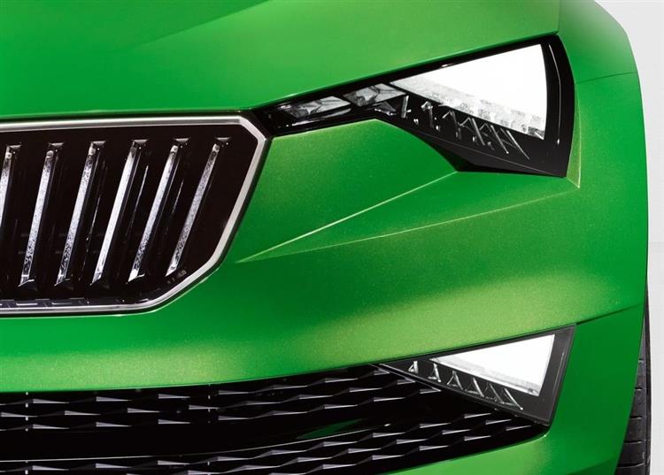 Présenté lors de l’édition 2014 du salon de Genève, le concept Škoda Vision C préfigure la future version coupé 4 portes de la Superb