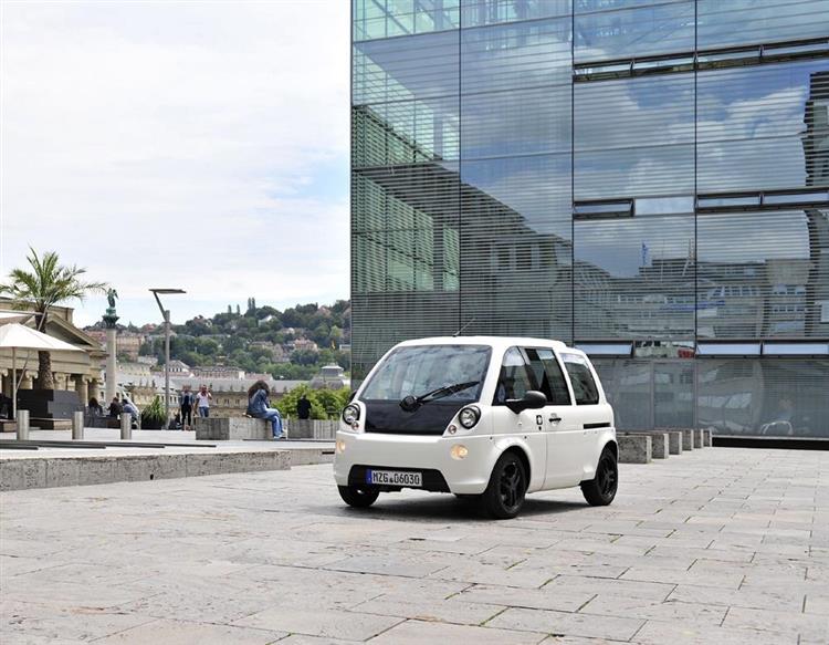 Petit véhicule électrique à 3 ou 4 places, la Mia Electric sera légèrement redesignée et commercialisée sous le label Mia Generation dès le second semestre 2015