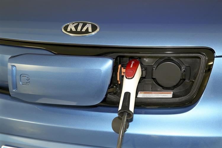La Kia Soul EV est le seul véhicule électrique « abordable » offrant la possibilité de recharger sa batterie sur une borne de recharge rapide délivrant 100 kW de puissance
