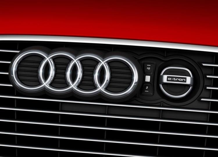 Dévoilé au salon de Los Angeles 2014, le concept hybride rechargeable Audi doit préfigurer le prochain vaisseau amiral A9 de la marque