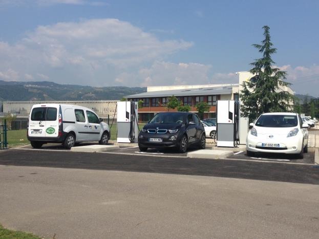 La station de charge rapide installée par la CNR à Bourg-lès-Valence, dans la Drôme