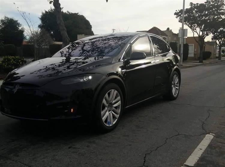 Les premières livraisons de la Tesla Model X interviendront à la fin du mois de septembre 2015