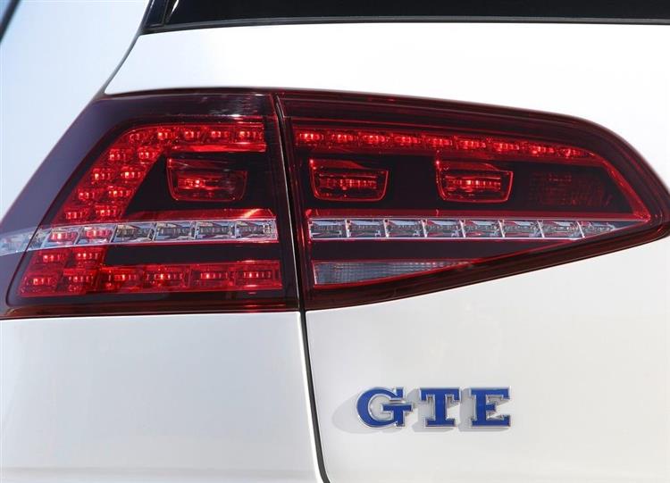 Commercialisée depuis la fin 2014, la VW Golf GTE combine d’excellentes performances avec une consommation maîtrisée