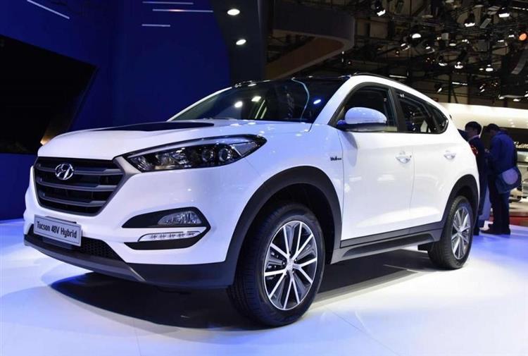 Le Hyundai Tucson dans sa version hybride diesel-électrique au salon de Genève 2015 