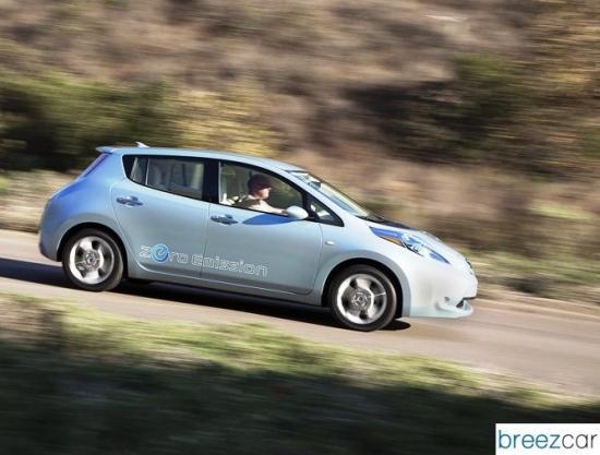Essai de la berline compacte Nissan LEAF : prix, autonomie, recharge, entretien, performances, ...