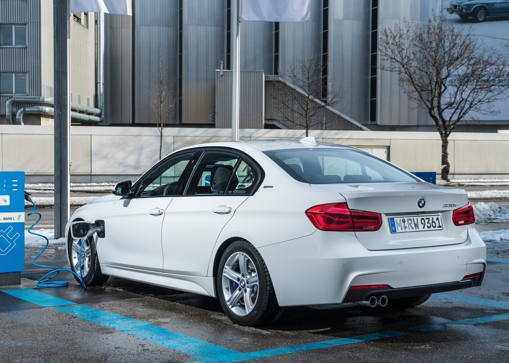 BMW 330e hybride rechargeable