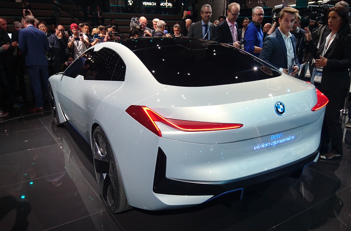 Le concept BMW iVision Dynamics aura droit à une version de série