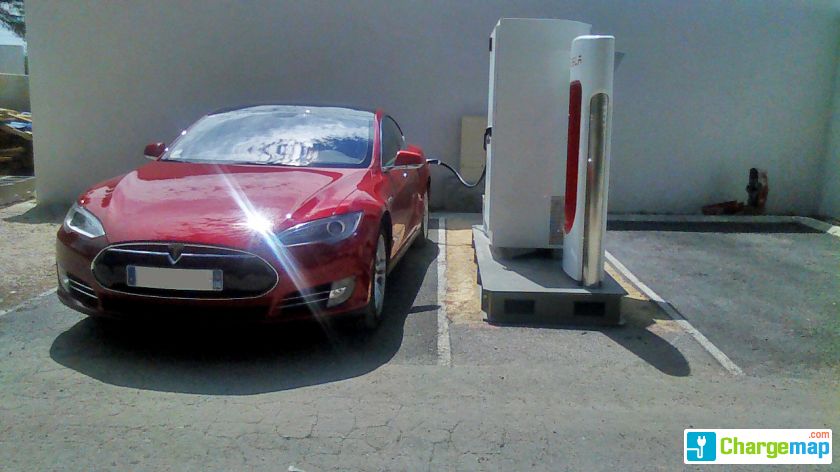 Bornes de recharge voitures électriques