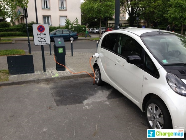 Borne de recharge voiture électrique Rennes