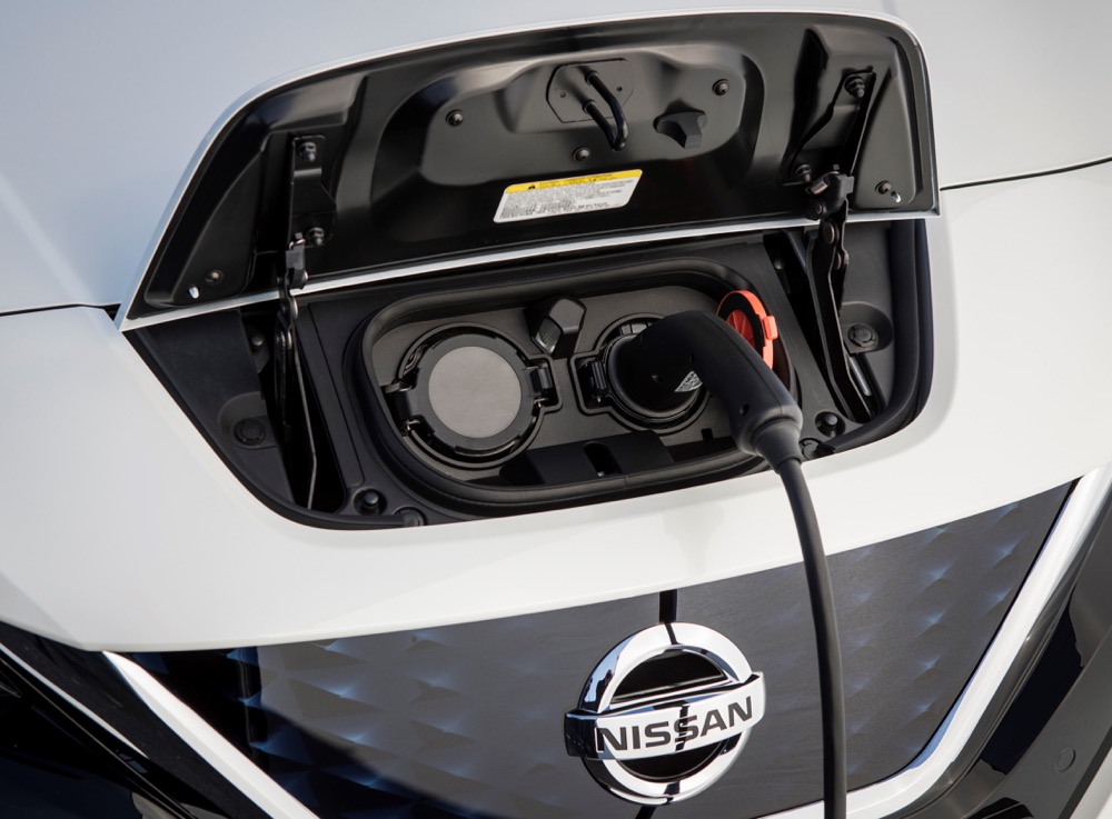 La nouvelle Nissan LEAF peut se recharger en 7 heures sur une borne de recharge