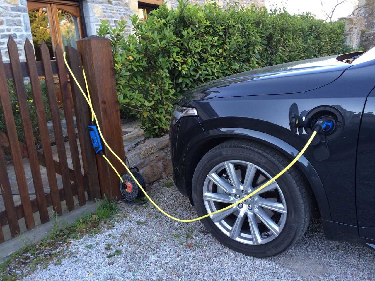 Recharge voiture hybride rechargeable